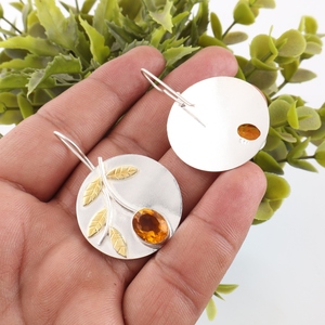 Boucles d'oreilles clous élégantes et uniques en argent sterling 925 avec pierre précieuse citrine faite à la main, cadeau d'anniversaire pierre de naissance de novembre - Product Image 2