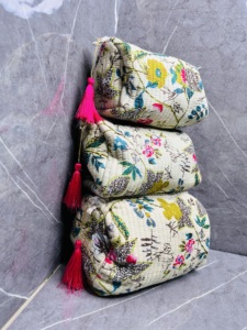 Juego de 3 Bolsas de Aseo Acolchadas con Cierre, Bolsa de Cosméticos de Algodón Hecha a Mano, Estampado Floral Botánico, Estuche Organizador de Artículos de Aseo para Viaje - Product Image 1