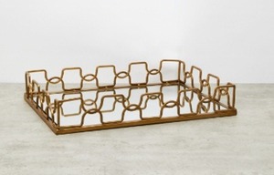 Luxury <b>Silver</b> Metal Decorative Tray with <b>Mirror</b> Base Modern Round Serving Tray Elegant Home Decor Centerpiece Wedding Table. - Product Image 6