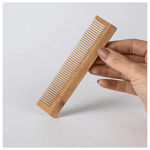 Peigne en bambou, matériau naturel en bambou, pour démêler les cheveux, outil de coiffage et accessoire de beauté, fabricant vietnamien. - Product Image 4
