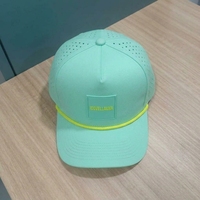 Casquette de golf 5 panneaux personnalisée OEM ODM, perforée avec logo découpé au laser, chapeau d'extérieur ajustable, marque privée, faible MOQ, commande en gros