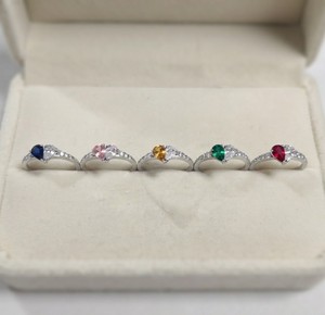 Bague en or blanc 14 carats avec deux saphirs bleus de laboratoire taille poire en forme de cœur et diamants de laboratoire, bijoux fins pour femmes - Product Image 1