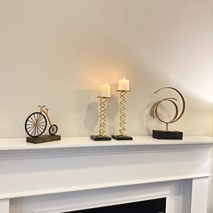 ประติมากรรมโลหะลายวนร่วมสมัยพร้อมฐานหินอ่อน ของตกแต่งโต๊ะ เหมาะสำหรับโต๊ะทำงานและจัดแสดงในงานอีเว้นท์ - Product Image 3