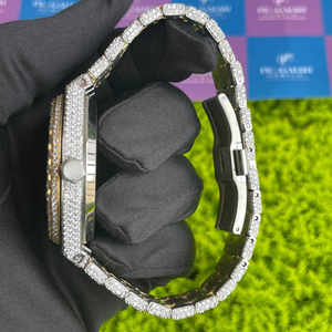 Reloj de Lujo con Caja de Aleación Bicolor, Totalmente Adornado con Cristales de Moissanita y Zafiro, Movimiento de Cuarzo, Resistente al Agua 10 Bar, Estilo Hip-Hop - Product Image 3