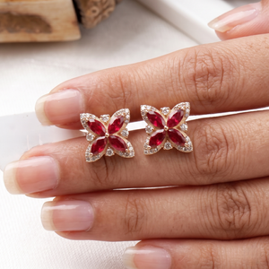 Boucles d'oreilles clous fleur en or jaune massif 14 carats avec rubis marquise naturel et accent de diamant, collection Memoria Jewels, vente en gros - Product Image 3