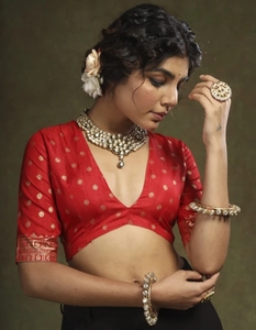 Traditional Woven Patola Silk <b>Blend</b> Saree - Product Image 6