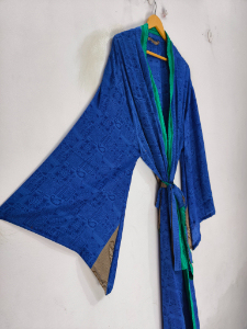 Robe en soie longue jusqu'aux chevilles, robe multicolores, robe de nuit, robe indienne vintage en soie recyclée, kimono en sari - Product Image 2