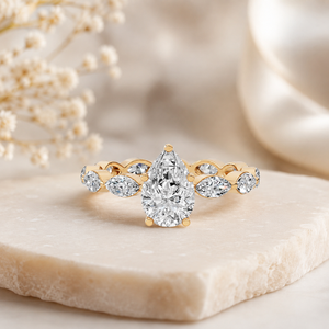 Bague solitaire en diamant de laboratoire taille poire |   Bijoux fins de luxe pour femmes en or 10K certifiés IGI couleur D 9x6mm, vente en gros - Product Image 2