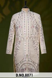 Traje de Novio de Seda Estilo Indo Occidental Ivory Royal Mayur Heritage para Hombre con Cuentas Multicolores y Bordado Zari - Product Image 4