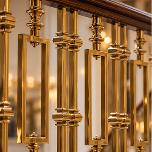 Rampe en laiton traditionnelle avec balustres à cadre géométrique pour hôtels et villas de luxe, main courante et balustrade en métal - Product Image 2