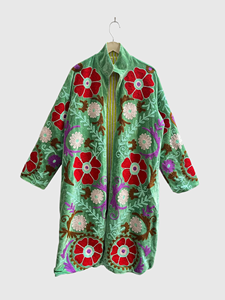 Veste en velours pour femmes grandes tailles, col mandarin, manches longues, motif floral brodé à la main, manteau long, vêtements d'automne - Product Image 1