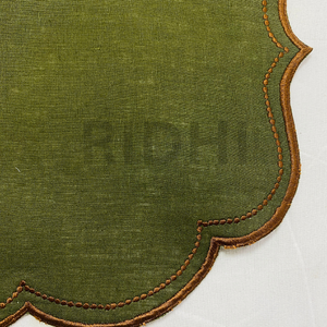 Napperons de table brodés en lin vert forêt Ridhi Wholesale, faits à la main, réutilisables, pour mariages, hôtels et salles à manger - Product Image 4