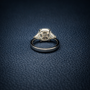 Anillo de Tres Piedras con Diamante Cultivado en Laboratorio, Corte Cojín, Oro Sólido de 14 Quilates, Clásico para Mujer, Certificado IGI, Joyas RIZTA, Aniversario, Compromiso - Product Image 4