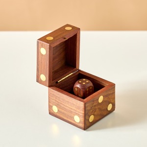 Boîte de rangement artisanale en bois, petite et carrée, en forme de dés, avec motif bois et ensemble de cinq pour le rangement et l'organisation à domicile - Product Image 5