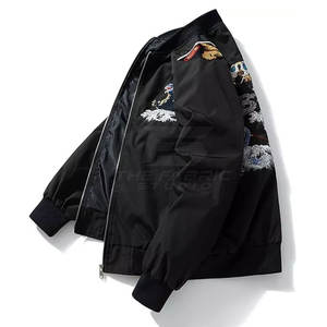 Chaqueta Sukajan de satén transpirable, duradera y de alta calidad con diseños artísticos tradicionales para uso casual. - Product Image 4