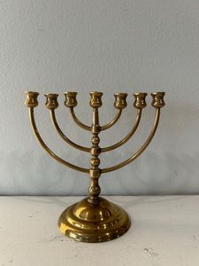 Ménorah en laiton à 9 bras, doré, support de bougies religieux de qualité supérieure, décoration pour mariage et Hanouka - Product Image 6
