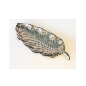 ถาดผลไม้รูปใบไม้สแตนเลสหรูหรา ถาดผลไม้ตกแต่ง ถาดเสิร์ฟของหวานระดับพรีเมียมสำหรับโรงแรม - Product Image 4