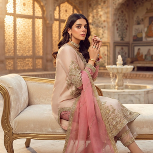 Élégante robe de mariée rose en soie Salwar Kameez avec broderie dorée, longueur ras du sol, coupe classique, style Inde Pakistan pour femme - Product Image 3