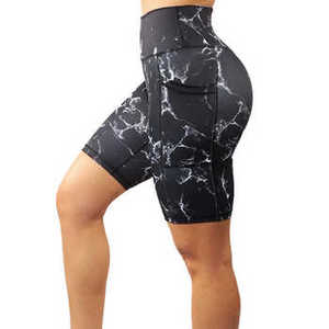 Shorts de yoga imprimés taille haute avec poches, respirants, en tricot de spandex et polyester, coupe sportive pour femme - Product Image 2