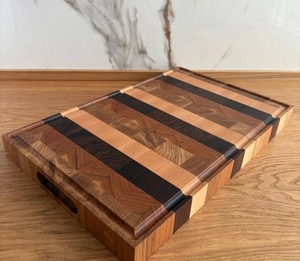Planche à découper en bois naturel avec finition noyer, pour fruits, légumes et viande, pour cuisine et restaurant, directement du fabricant - Product Image 1