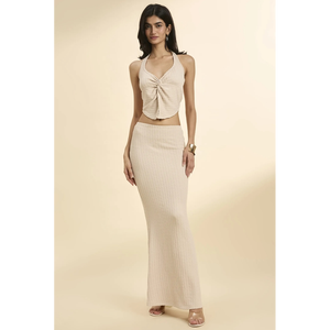 Ensemble coordonné haut court texturé à col halter et jupe longue beige crème - Product Image 1