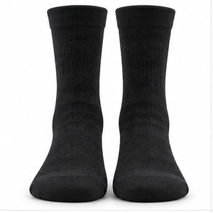 Chaussettes de sport athlétiques côtelées noires de qualité supérieure avec talon et bout renforcés, conception tricotée pour l'entraînement en salle de sport, vêtements de sport, fabrication en gros OEM - Product Image 4