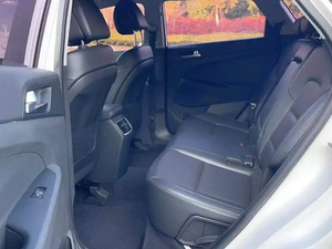 Hyundai Tucson SUV, 5 Asientos, Faros LED, Neumáticos R18, Aire Acondicionado Automático, Pantalla Táctil, Volante a la Izquierda, Gasolina - Product Image 5