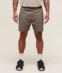 Shorts de sport pour hommes avec poches, respirants, pour la course et l'entraînement, motif uni, tissage non tissé pour la musculation - Product Image 2