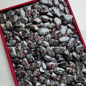 Collier en Améthyste Bleue Haute Qualité Certifiée IGI 100% Naturelle, Cabochon de Formes Mixtes en Eudialyte, Cristal de Guérison, Pierre Précieuse en Vrac pour Bijoux - Product Image 2