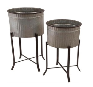 Pot rond galvanisé pour une aménagement de jardin contemporain et une présentation organisée des plantes - Product Image 1