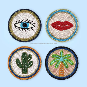 Ensemble de dessous-de-verre perlés faits à la main, design bohème rond, yeux, lèvres, cactus, palmier, tapis en tissu, accessoire de table décoratif - Product Image 1
