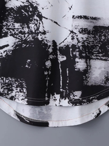Camiseta de Manga Corta para Hombre de Alta Calidad con Estampado Gráfico Abstracto, Textura Desgastada, Diseño Monocromático, Transpirable, Hecha a Medida en Pakistán - Product Image 4