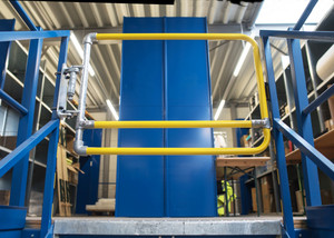 Porte de sécurité industrielle réglable avec ressort à fermeture automatique, fabricant vietnamien, certifié ISO Sedex, qualité professionnelle, en promotion - Product Image 3