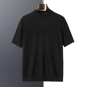 เสื้อยืดคอกลมแขนสั้นสีดำสำหรับผู้ชาย ทรงหลวม สวมใส่สบาย สีพื้น ผ้าฝ้าย 100% ย้อมสีเรียบ ระบายอากาศได้ดี แห้งเร็ว - Product Image 1