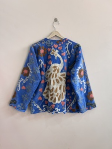 Veste en velours brodée à la main Suzani, manteau pour femme, veste Suzani, cadeau pour elle - Product Image 6