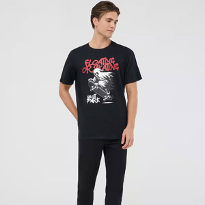 เสื้อยืดแขนสั้นสีดำสำหรับผู้ชาย พิมพ์ลายสเก็ตบอร์ดด้านหน้า คอกลม ผ้าคอตตอนเจอร์ซีย์ สไตล์สตรีท ทรงปกติ - Product Image 1