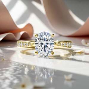 Anillo Solitario de Moissanita con Corte Ovalado, Plata de Ley Chapada en Oro, Engaste de Garras, Elegante Anillo de Promesa para Boda, Aniversario o Fiesta - Product Image 3