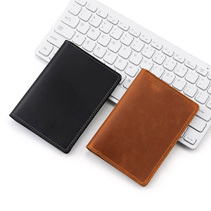 Cartera Minimalista de Cuero Genuino para Tarjetas, Diseño Delgado de 6 Pulgadas para Tarjetas de Crédito, Colores Marrón y Beige, Porta Pasaportes de Cuero - Product Image 3