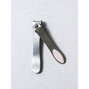 Coupe-ongles professionnel ergonomique K-Beauty, durable, en acier inoxydable, taille moyenne, tranchant, pour manucure et pédicure, couleur unie - Product Image 1
