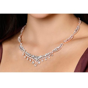 Collar de Diamantes de Latón de Lujo de Excelente Calidad, Joyería Elegante y Brillante para Bodas, Compromisos, Aniversarios y Eventos Nocturnos - Product Image 1