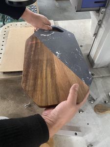 Planche à découper et à servir de luxe en bois d'acacia et marbre, style abstrait, pour charcuterie et fromages, ustensile de cuisine pour la maison - Product Image 2