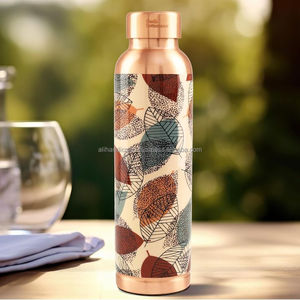 Botella de agua de cobre puro con diseño floral y tapa de cobre, portátil para viajes, con propiedades ayurvédicas y beneficios para la salud. - Product Image 5