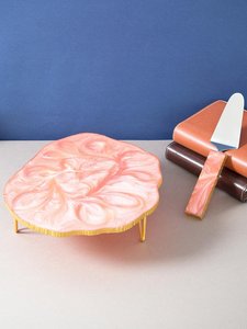 Support à gâteau en résine époxy fait main, plateau rond pour desserts avec pieds en métal, résistant au four, pour la décoration de table de mariage ou de fête - Product Image 5