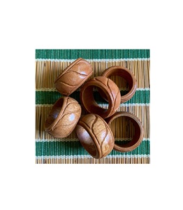 Anillo de Servilleta de Madera Versátil que Combina con Diversos Temas de Mesa con una Belleza Clásica para Cualquier Ocasión - Product Image 4