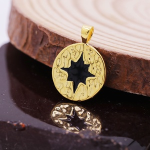 Pendentif Rond Martelé en Argent Sterling Massif 925 Plaqué Or avec Incrustation Étoile Noire, Breloque Pièce de Monnaie Vintage, Bijoux Fins en Gros - Product Image 1