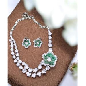 Impresionante conjunto de collar de circonita plateado de alta calidad con aretes, colección para bodas y fiestas para mujeres. - Product Image 1