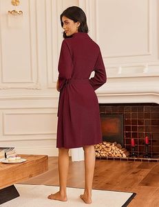 Robe de chambre légère en tricot gaufré doux pour femme, longueur genou, style enveloppant - Product Image 2