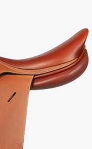 TI101OA065 Silla de montar de cuero genuino de alta resistencia con diseño personalizado, asiento suave para salto ecuestre inglés, con estructura de madera - Product Image 2