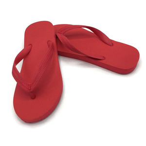 Pantoufles en caoutchouc OEM P1 100% caoutchouc naturel, offrant un design et une personnalisation sur mesure pour tous les genres - Product Image 4