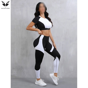 Conjunto de camiseta y leggings de algodón transpirable, tejido de punto de alta elasticidad, conjunto deportivo de color sólido para todas las estaciones. - Product Image 4